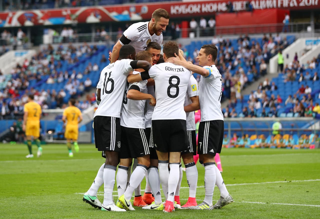 Alemania parecía retomar el rumbo de un partido que por tradición debía definirse con marcador a su favor, a pesar de la juventud de sus jugadores.