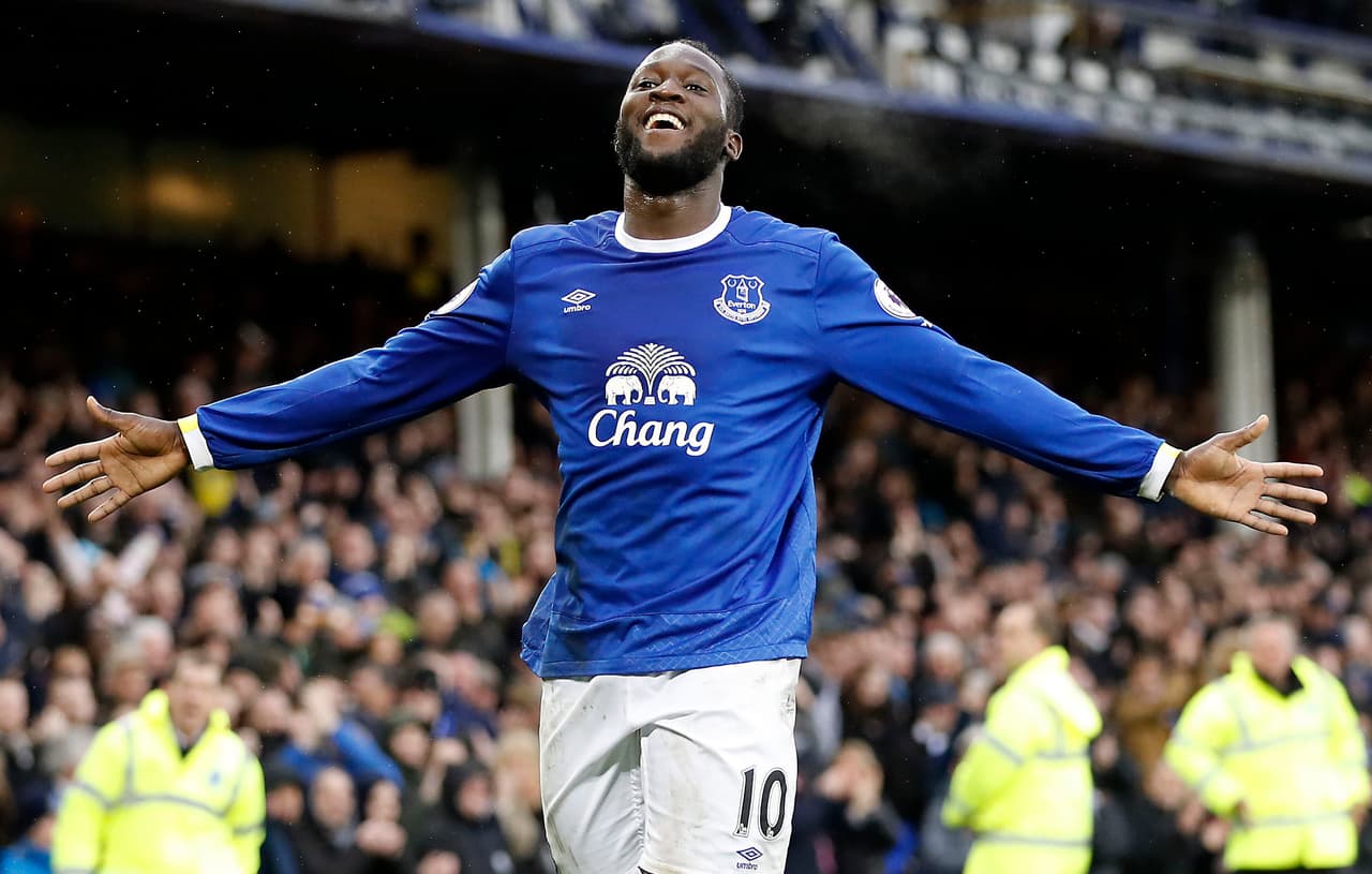 A Romelu Lukaku le salen 'novias' por montón. Ante la lesión de Zlatan Ibrahimovic, el Manchester United busca un goleador y él estaría en la carpeta.
