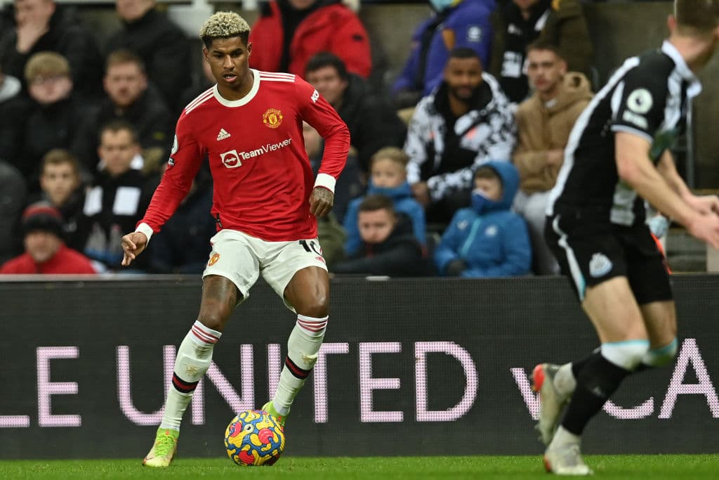 Newcastle sorprende con inceíb le futbol y logran robarle un punto al Manchester United con el epate 1-1.