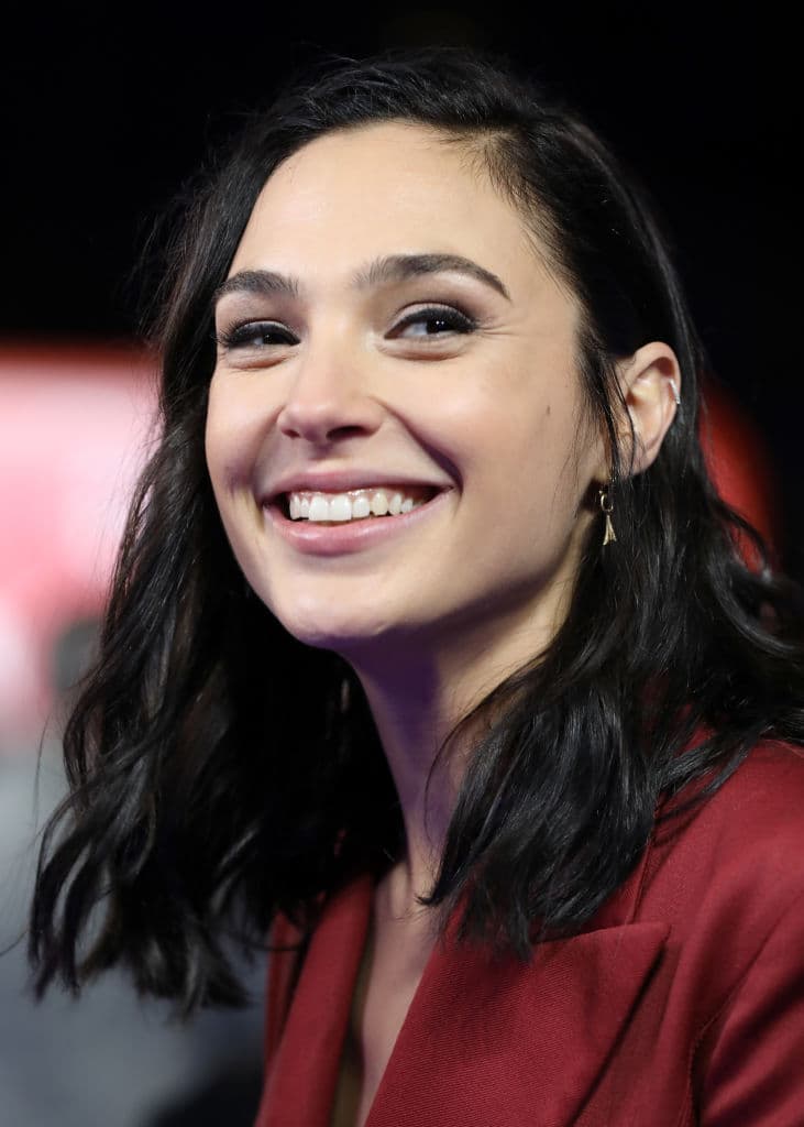 La que interpreta a Wonder Woman, partició en los Golden Globes el fin de semana pasado y no se notaba ‘su pancita’.