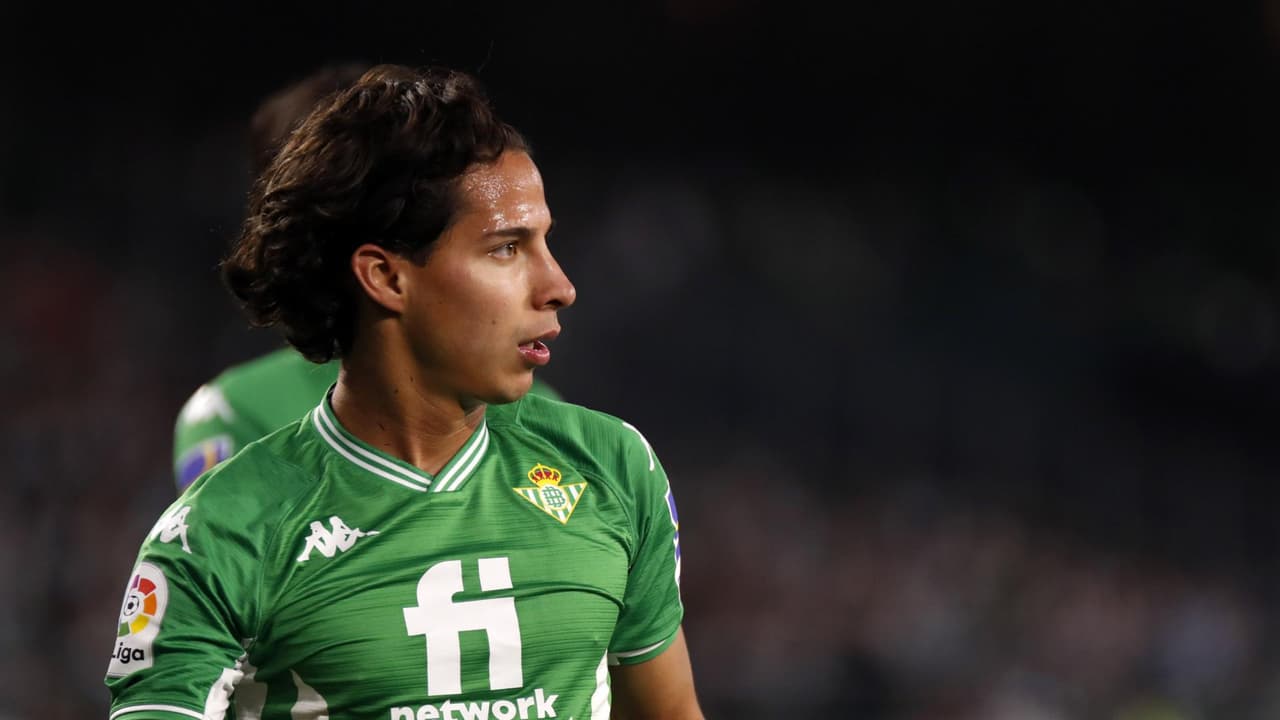 Betis ofrece renovación de contrato a Lainez antes de salir 