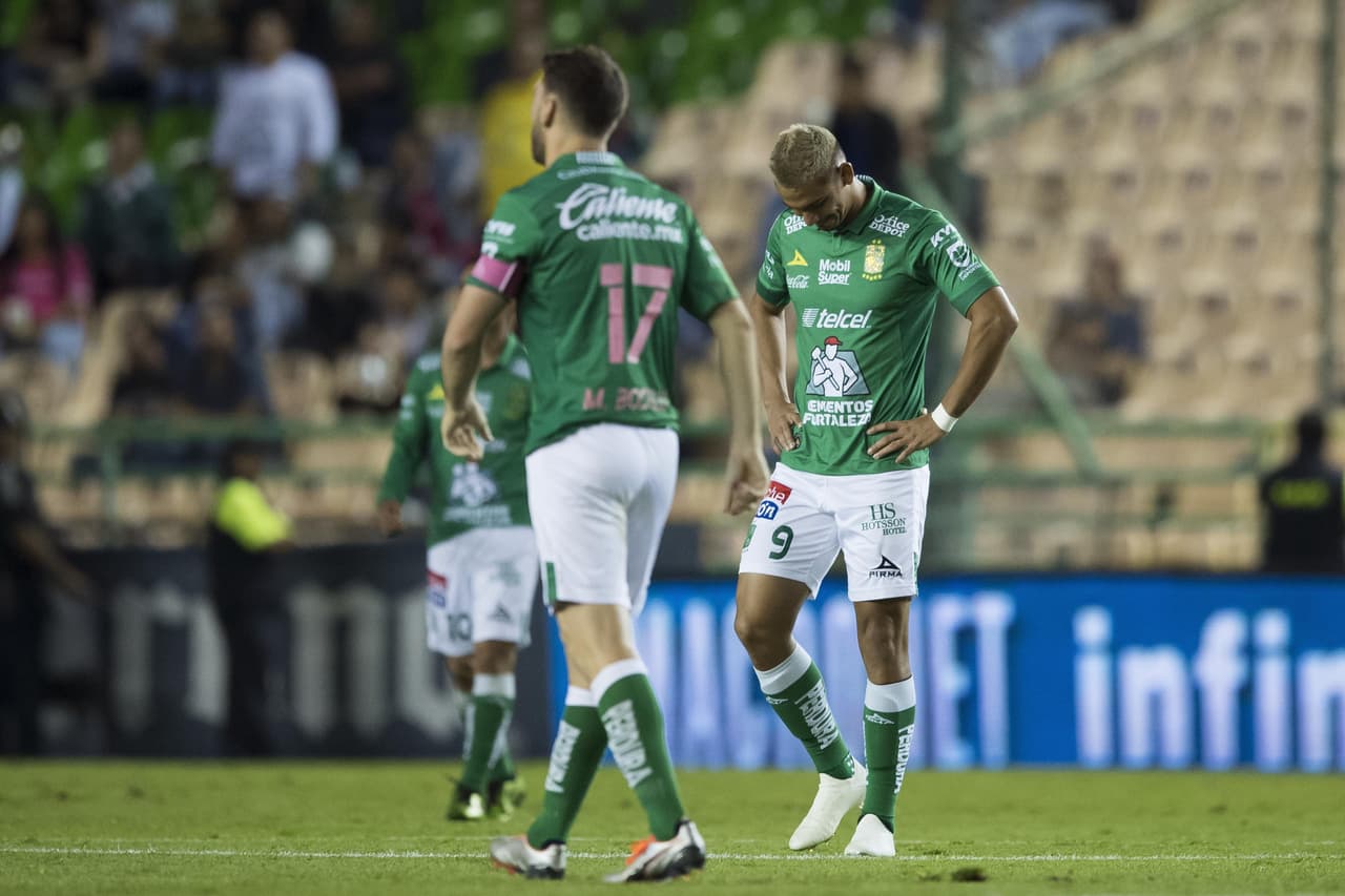 El ánimo de los locales se vino al piso al verse tan pronto abajo y así se fueron al descanso.