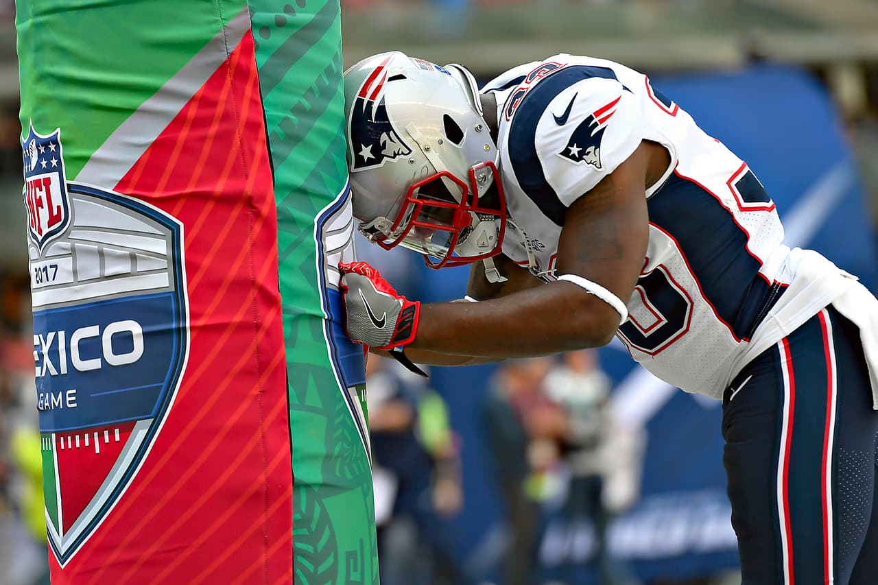 A través de un comunicado la NFL hizo oficial la cancelación del Monday Night Football que habría de llevarse a cabo en el Estadio Azteca la noche del 19 de noviembre. El estado del campo es la razón.