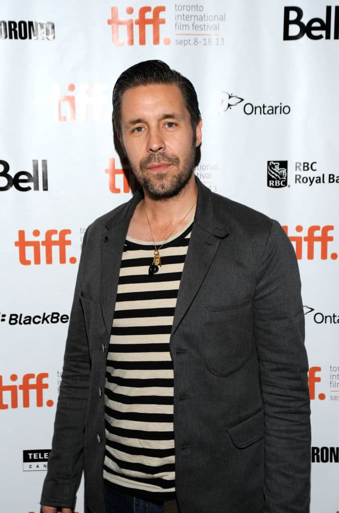 El primer actor que confirmó su aparición en la serie fue Paddy Considine, quién ser hará cargo de darle vida al rey Viserys Targaryen.
<br>