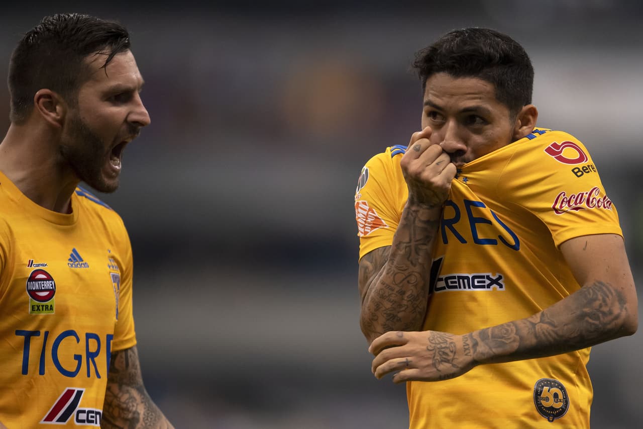 Javier Aquino hace gol, besa el escudo y se burla de Cruz Azul