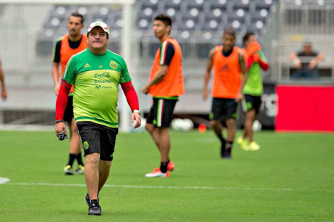 La obligación por ganar el certamen radica en conseguir el medio boleto a la Copa Confederaciones Rusia 2017.