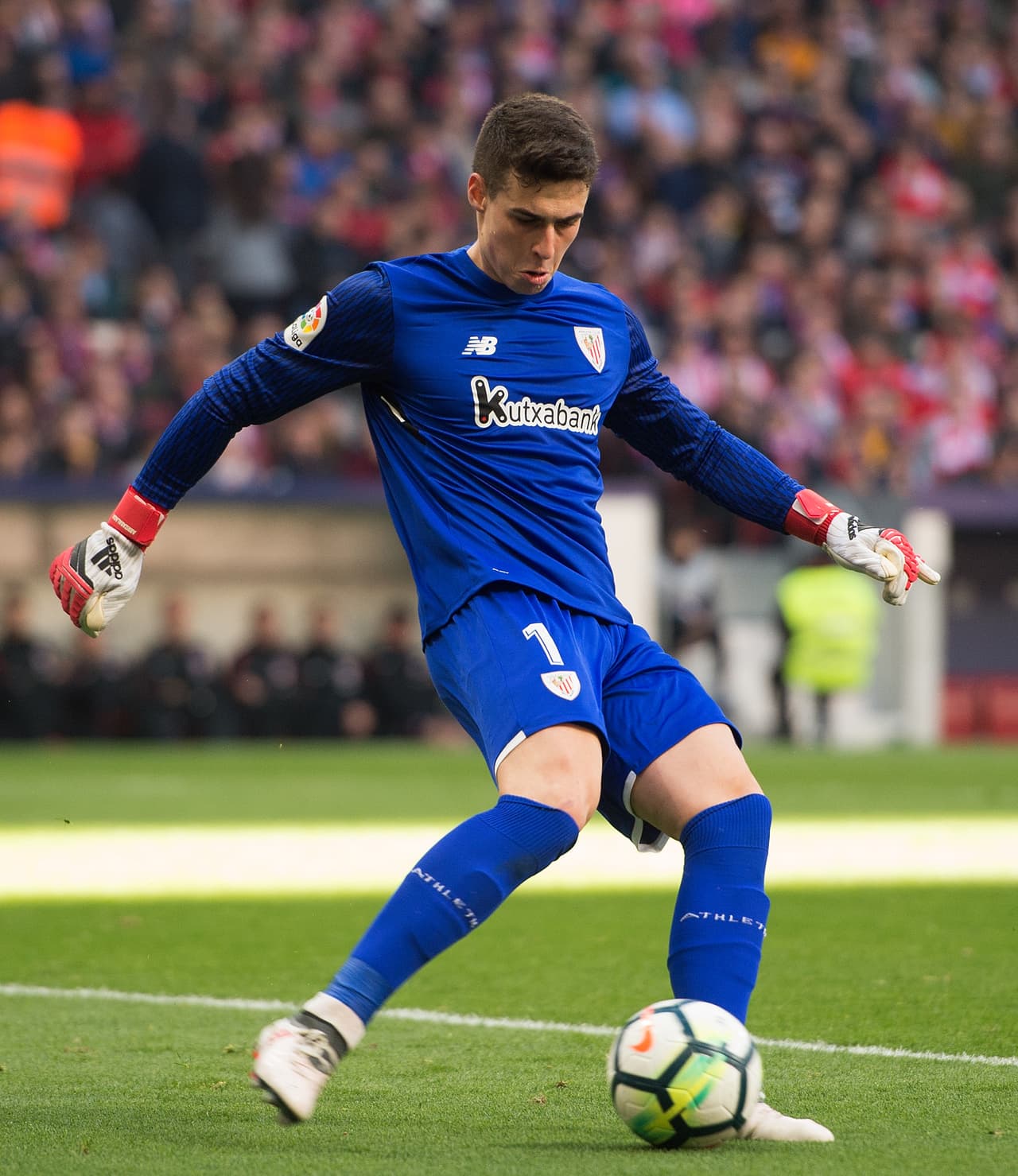 En el arco del Athletic comenzó a tener excelentes actuaciones y en su primer año, con 23 partidos jugados, solo recibió 22.