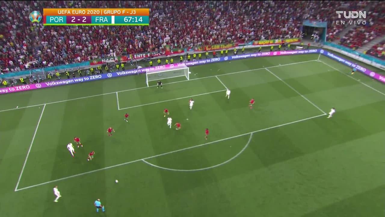 ¡TIRO ATAJADO! disparo por Antoine Griezmann.