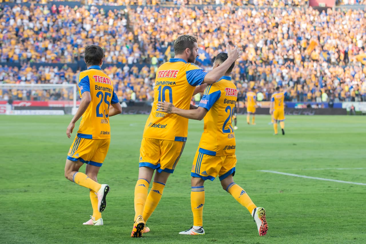 Es ahí en el que se manifiesta otro de los males, se vuelven dependientes de individualidades que van desde Jürgen Damm hasta André Pierre Gignac y esperan, cuando el juego no se abre, sean ellos los que inclinen el partido a su favor.