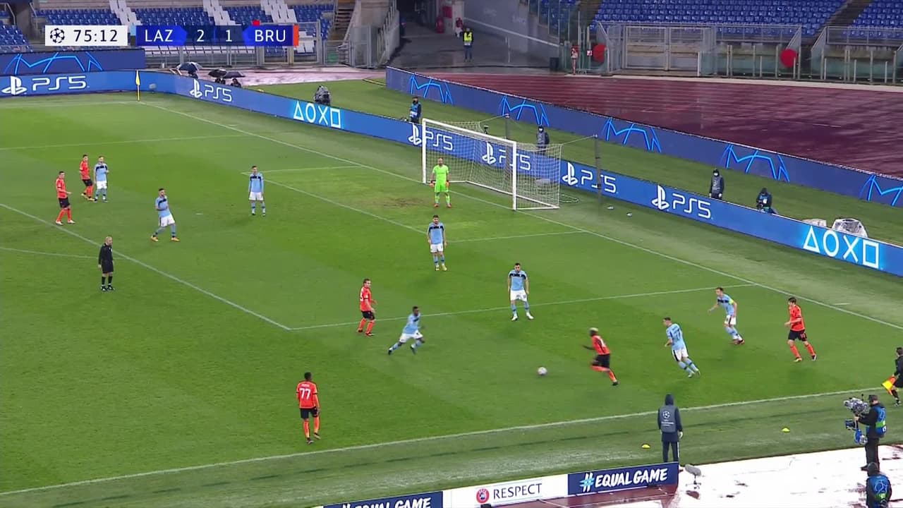 ¡GOOOL! Hans Vanaken anota para Club Brugge.