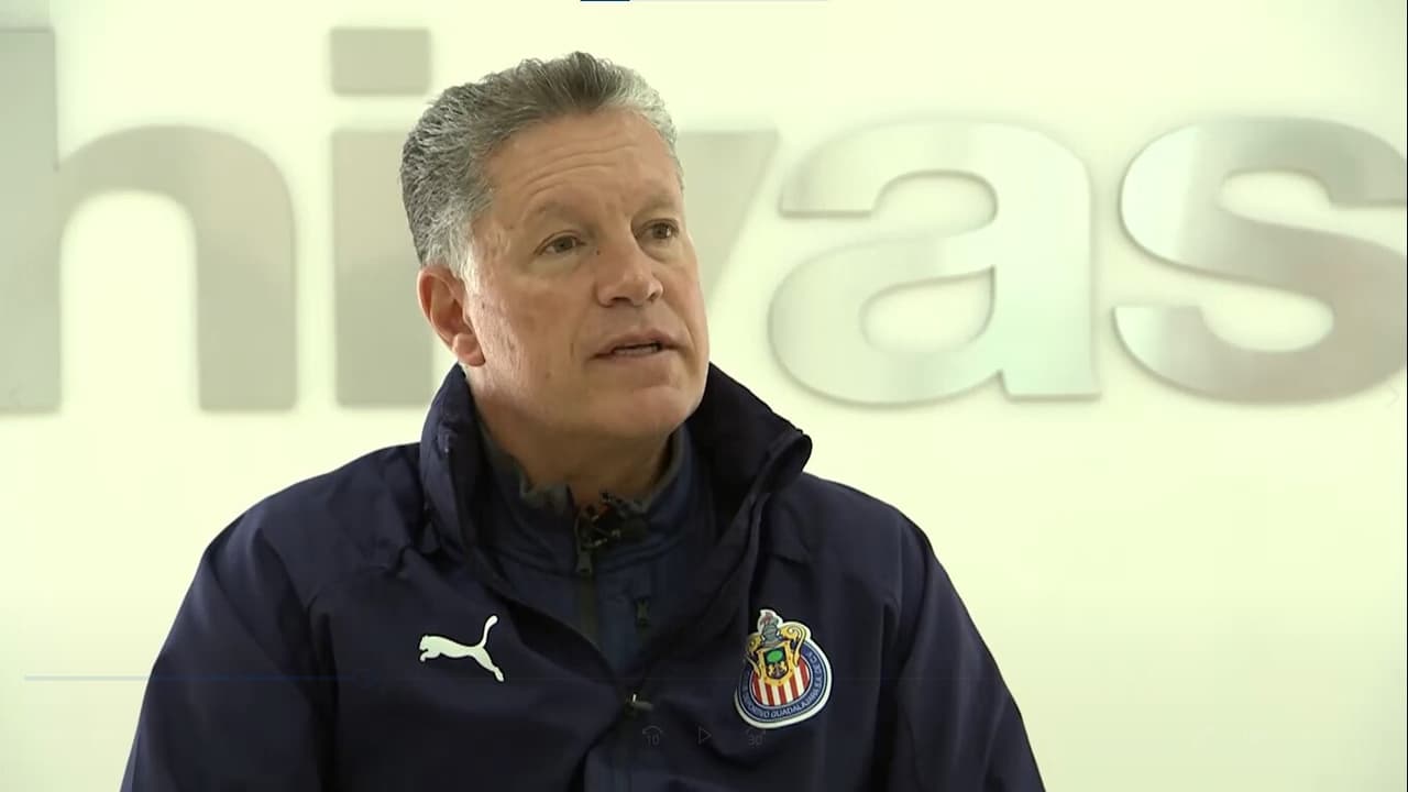 Peláez reconoce "gran reto" en renovar jugadores; Vega en pláticas