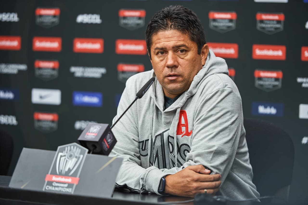 Wilson Gutiérrez explotó contra el arbitraje tras caer ante Tigres.