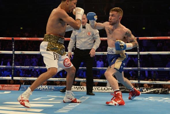 El final llegó en el quinto asalto, Frampton conectó dos bombazos de derecha al rostro y cabeza de Ávalos, a quien se le doblaron las corvas, el réferi ya no quiso ver más castigo y detuvo la batalla.