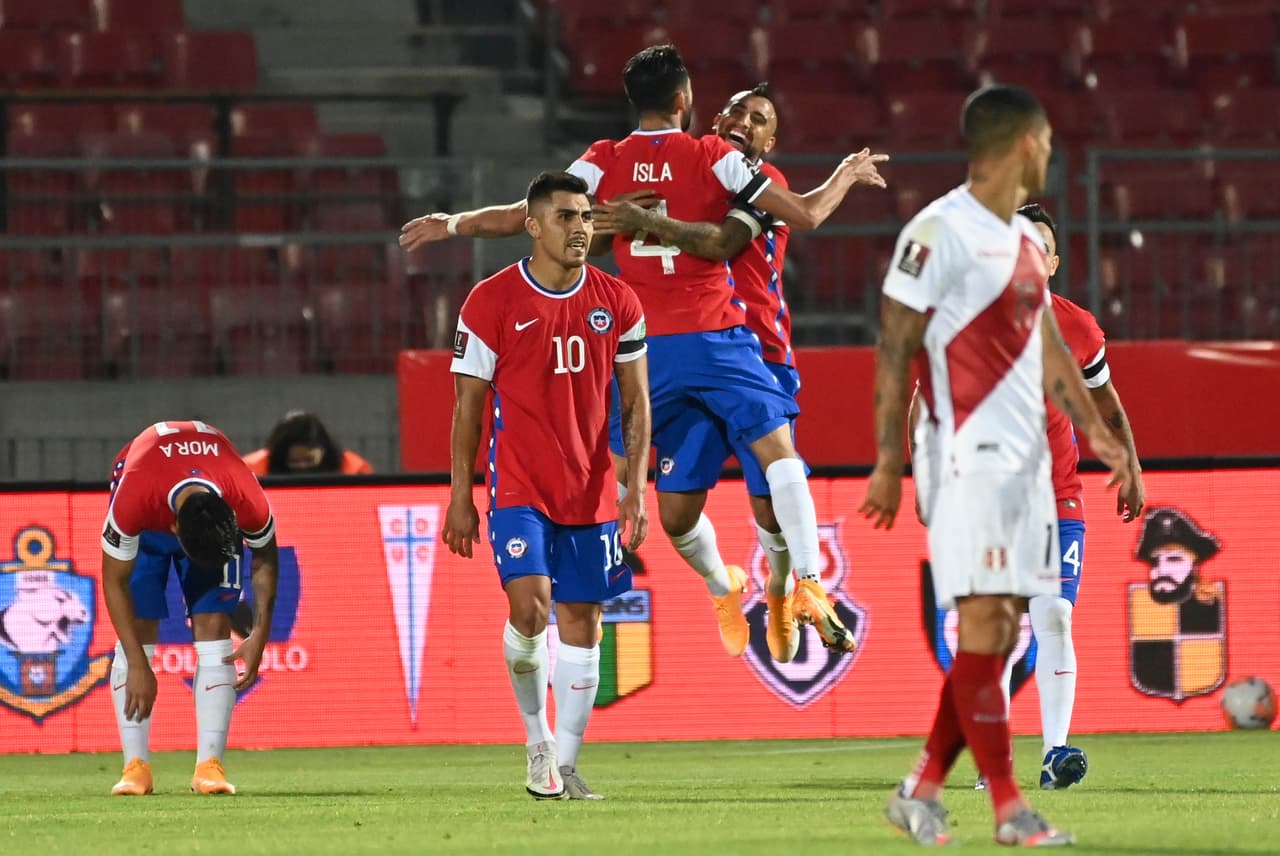 De la mano del ‘Rey Arturo’, Chile derrotó a Perú 2-0 | Con doblete de Vidal, los de Rueda consiguieron su primera victoria en las eliminatorias rumbo al Mundial.