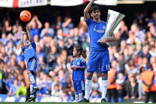 Paulo Ferreira fue adquirido por 2 millones de euros al Vitoria Setubal y vendido al Chelsea en 20 millones de euros.