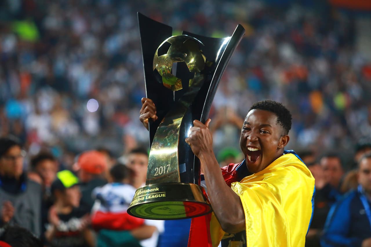 Jugadores extranjeros como el colombiano Óscar Murillo también vivieron el éxtasis del título.