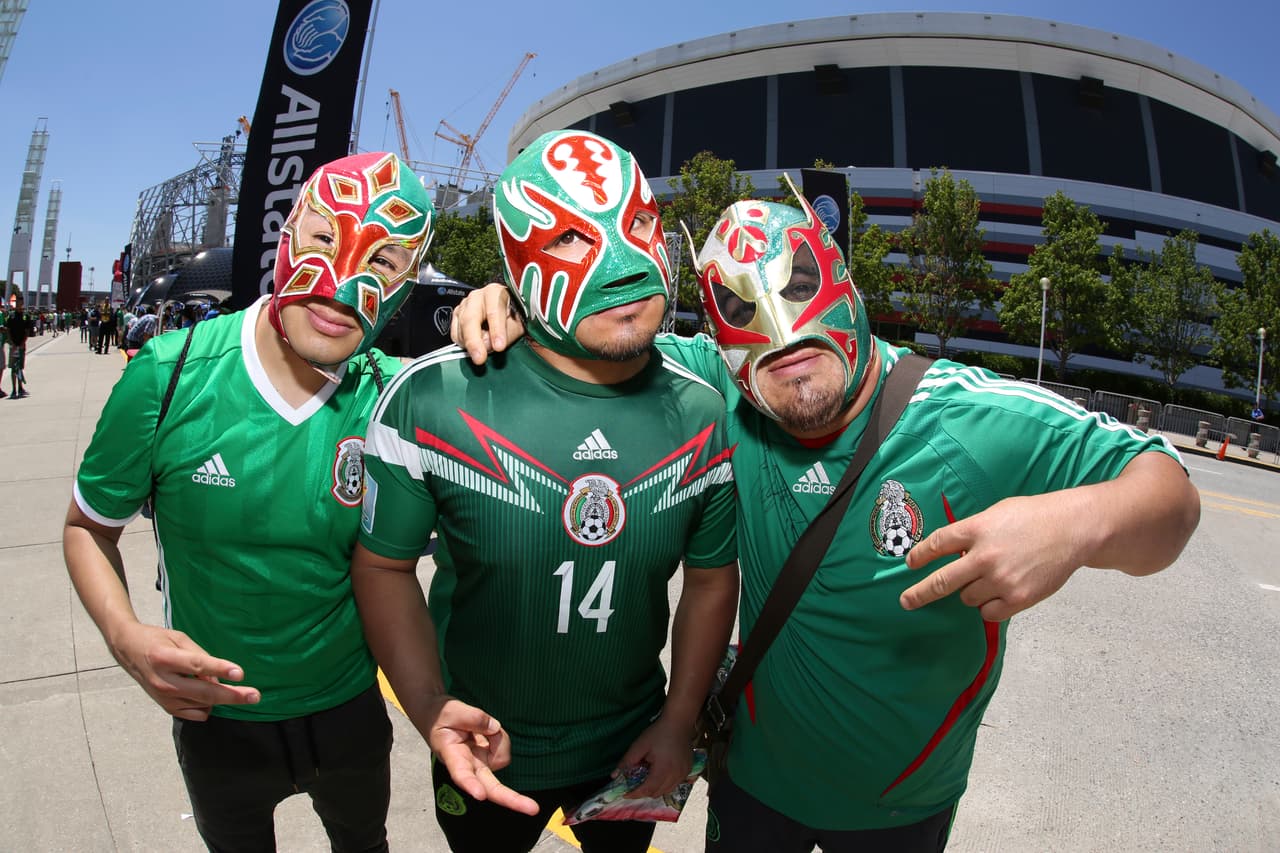 La afición mexicana ya pintó de tricolor las cercanías del Georgia Dome para disfrutar del México vs. Paraguay