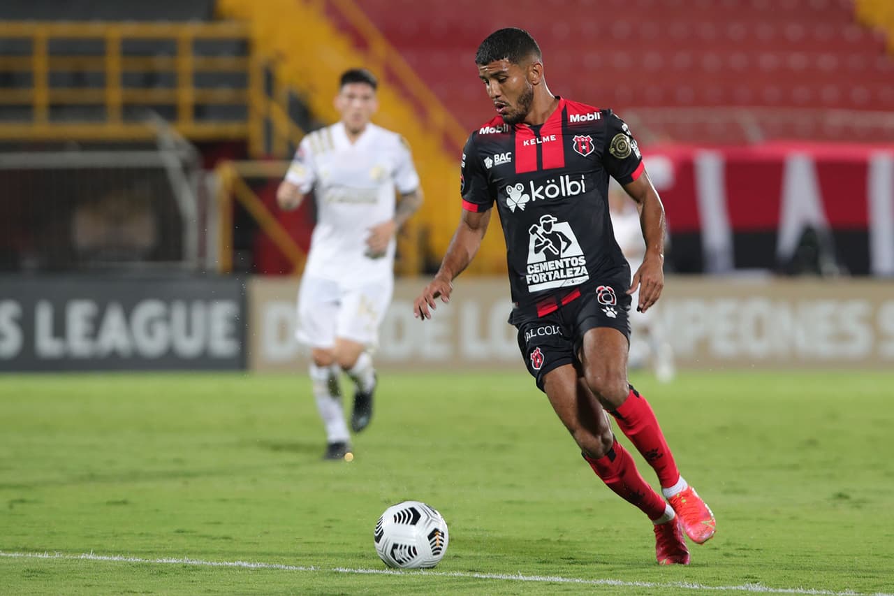 Con solitario gol de Ezequiel Barco, Atlanta United vence 0-1 al Alajuelense y toman una importante ventaja en los octavos de final.