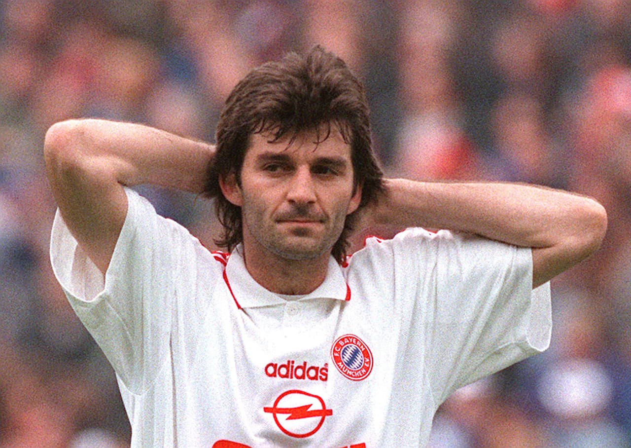 Emil Kostadinov (Bulgaria) jugó en equipos de renombre de Europa como F.C. Porto, Deportivo A Coruña, Bayern Múnich y Fenerbahce. En 1997 firmó con Tigres, donde estuvo poco tiempo.