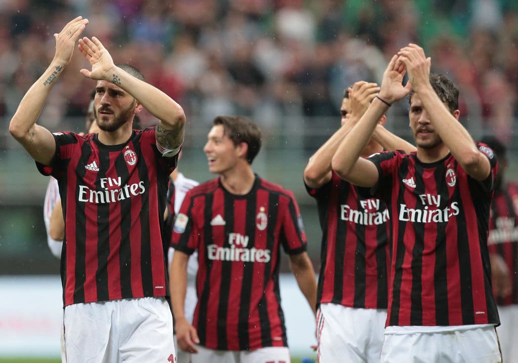 1) 
<b>AC Milan</b>. El equipo más popular de Italia, aunque a muchos no les parezca sensato, y no solamente en redes sociales, es el club Rossonero, es respaldado por 6.68 millones de seguidores en Twitter.