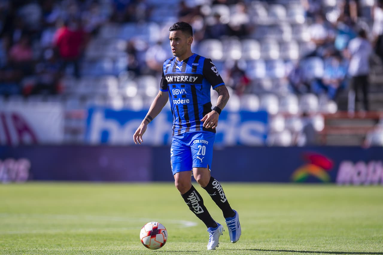 Gracias a un doblete de Luis Chávez y otro golazo de Roberto de la Rosa, el Pachuca dio cuenta de los Rayados.