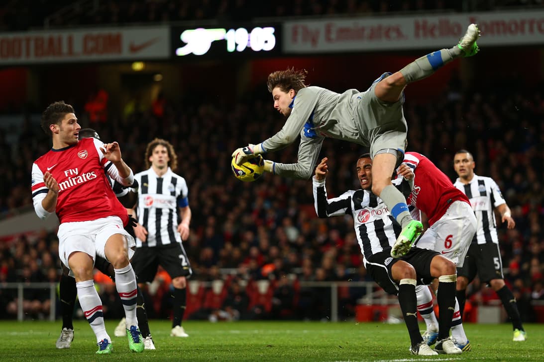 10. Arsenal vs. Newcastle United – Premier League: Tim Krul y una salvada acrobática de su arco. Era la temporada 12/13 de la liga inglesa.