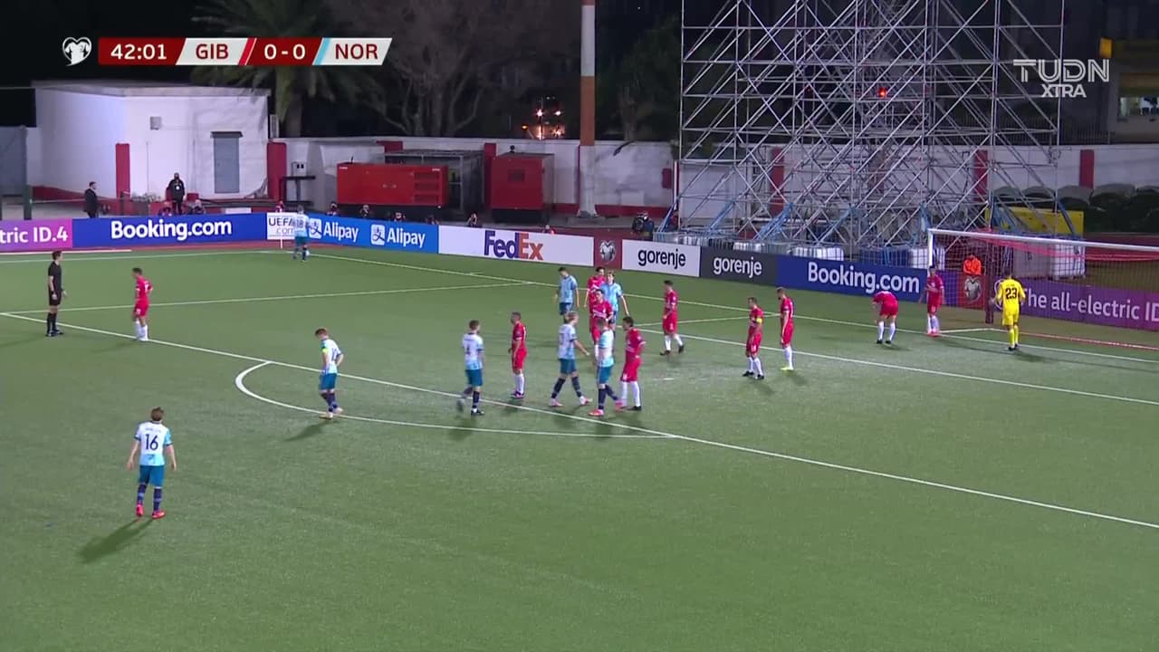¡GOL!  anota para Noruega. Alexander Sorloth