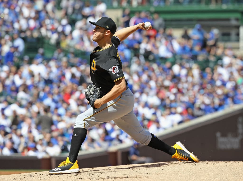 Por los Pirates salió como abridor Jameson Taillon (0-2) pero fue una apertura muy fugaz, al salir a la lomita por 2.0 innings en los que le dieron cuatro hits, permitió seis carreras, caminó a dos y ponchó a cuatro pero cargó con la derrota.