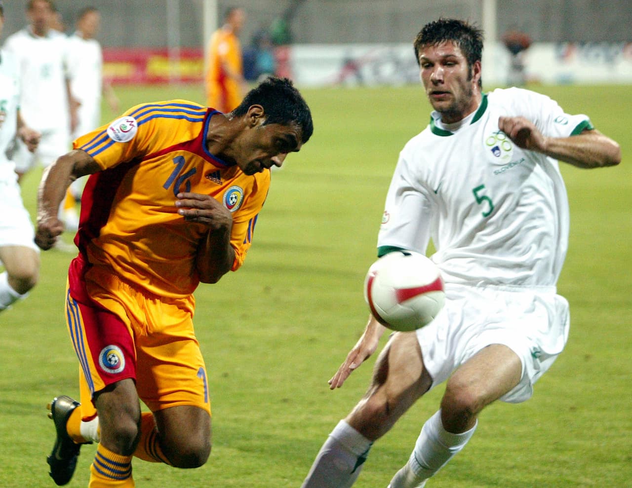 Nicolita fue un jugador de la selección de Rumania que siempre demostró capacidad por la banda derecha. A pesar de su apellido, el jugador fue apodado 'El Pulmón' por su disposición y entrega.