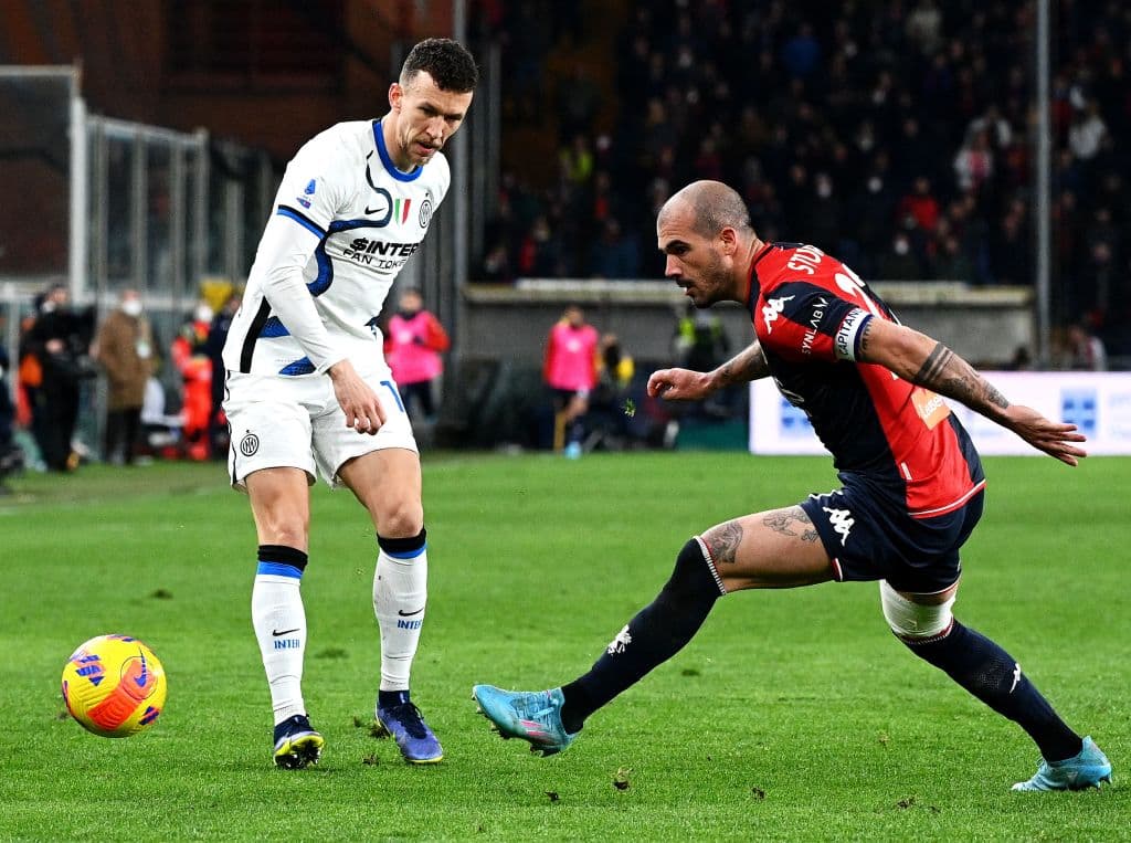 Milan empata 1-1 con el Udinese, Inter emapata 0-0 cp el Genoa y le dan la oportunidad al Napoli de poder cerrar la jornada como líder solitario de la competición.