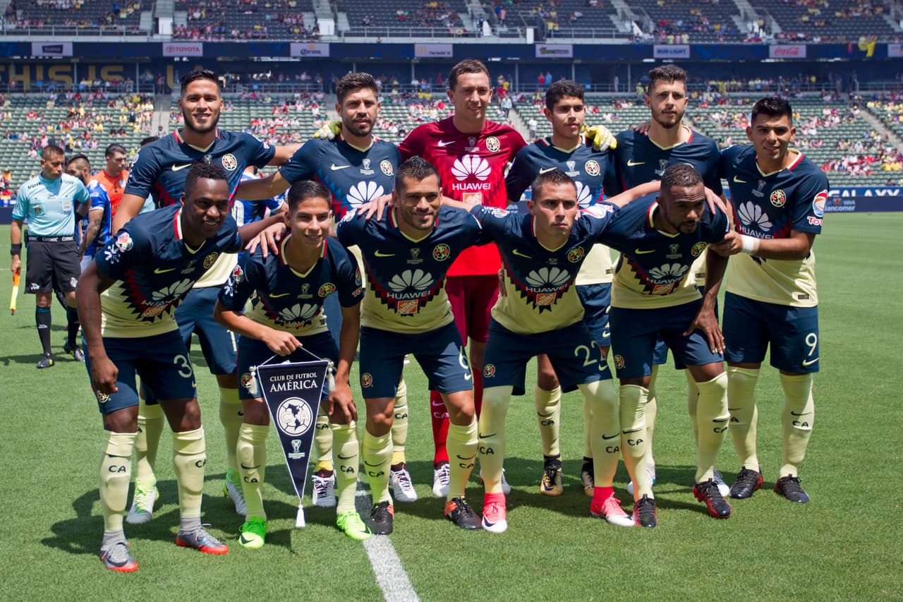 El América salió al campo con: Marchesín; Paul Aguilar, Valdez, Vargas, Samudio; Ibarra, Rodríguez, William da Silva, Lainez; Peralta, Romero.