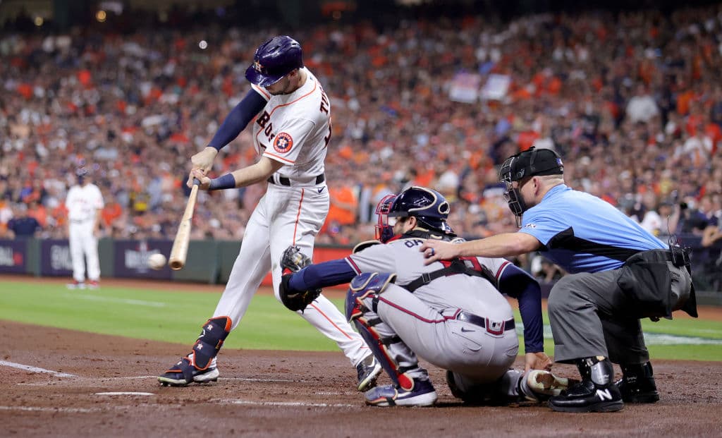 Atlanta Braves llegan a Houston para cerrar la serie y con un marcador de 7-0 a favor ponen la elminitario 4-2 y se quedan con la Serie Mundial.