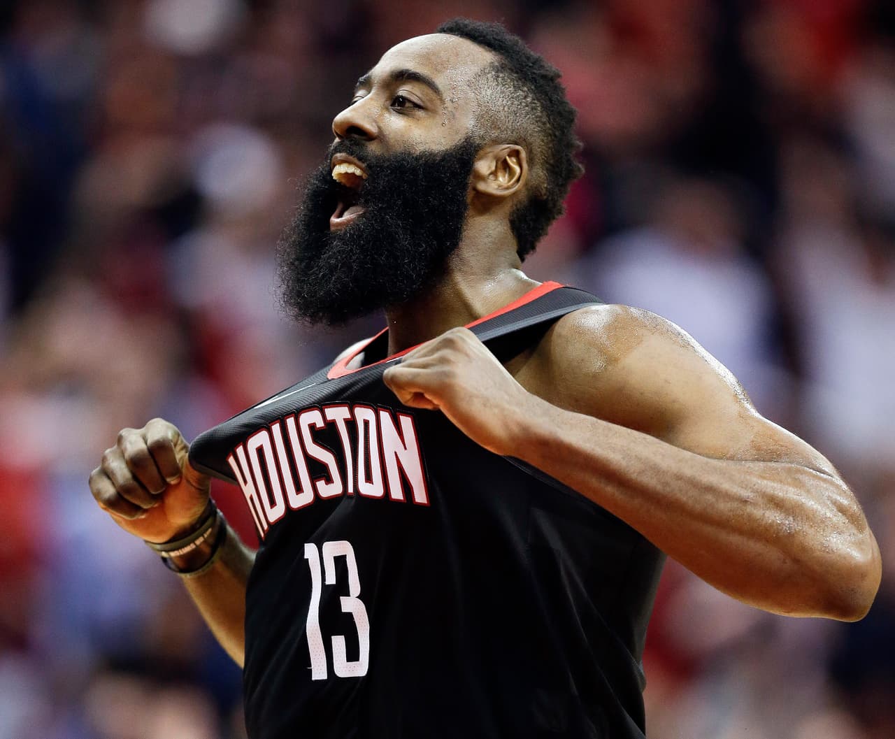 <b>1) James Harden (Houston Rockets)</b>. 'La Barba' es el líder anotador de la NBA con un promedio de 31.8 puntos por juego. Tras tres años de no ser el campeón, Harden busca su tercer título de anotador.