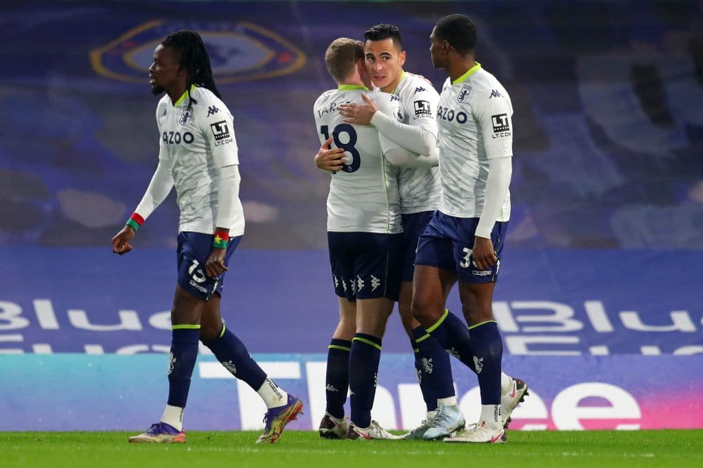 Chelsea y Aston Villa reparten puntos, pues el partido que se disputó en Londres quedó empatado 1-1. Oliver Giroud abrió el marcador al minuto 34 para los 'Blues', pero al minuto 50, Anward El Ghazi marcó el gol que igualaría el marcador, durante la jornada 16 de la Premier League.