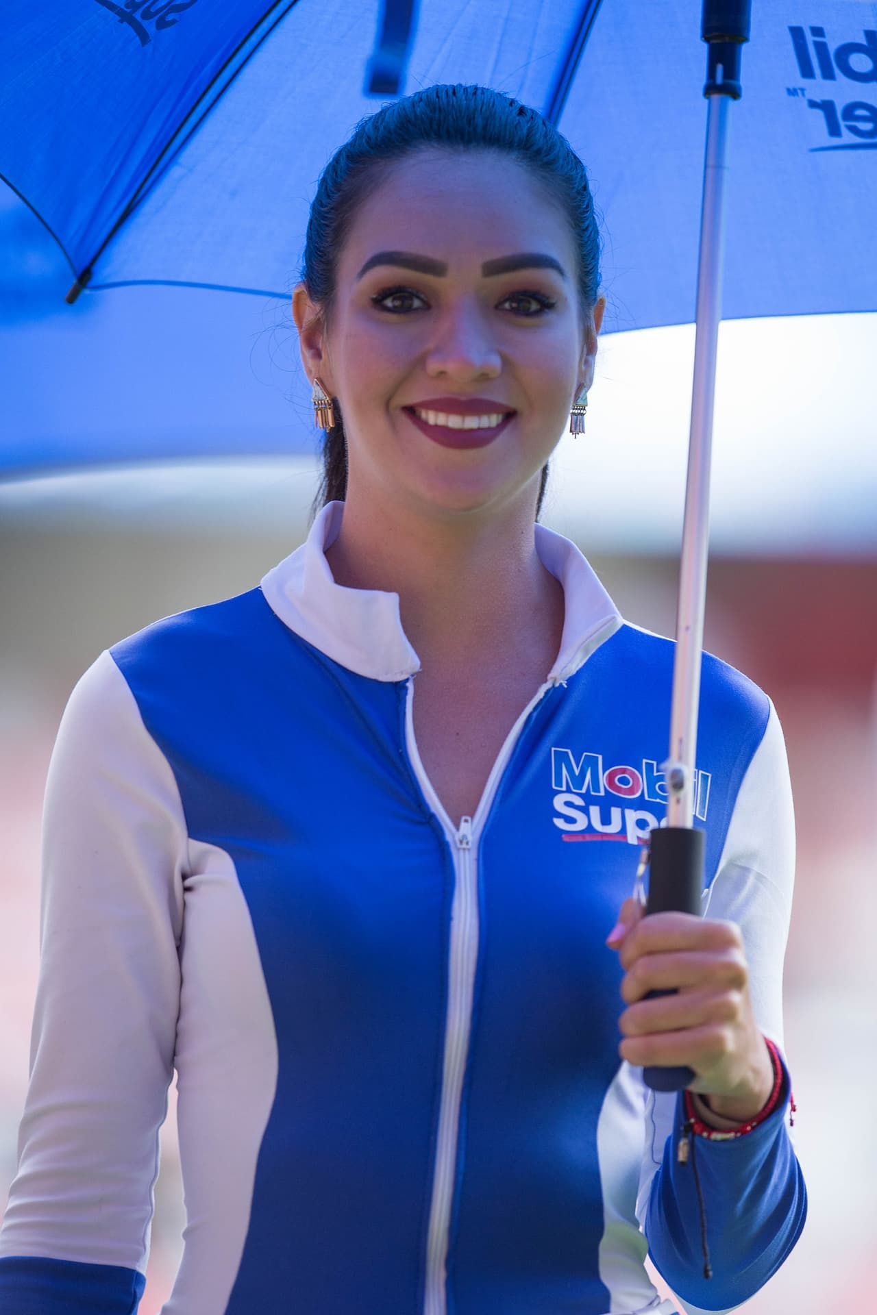 La belleza de las animadoras le dieron con su sensualidad el color a la jornada dominical en la definición de los últimos dos semifinalistas en la Liguilla del Clausira 2018.