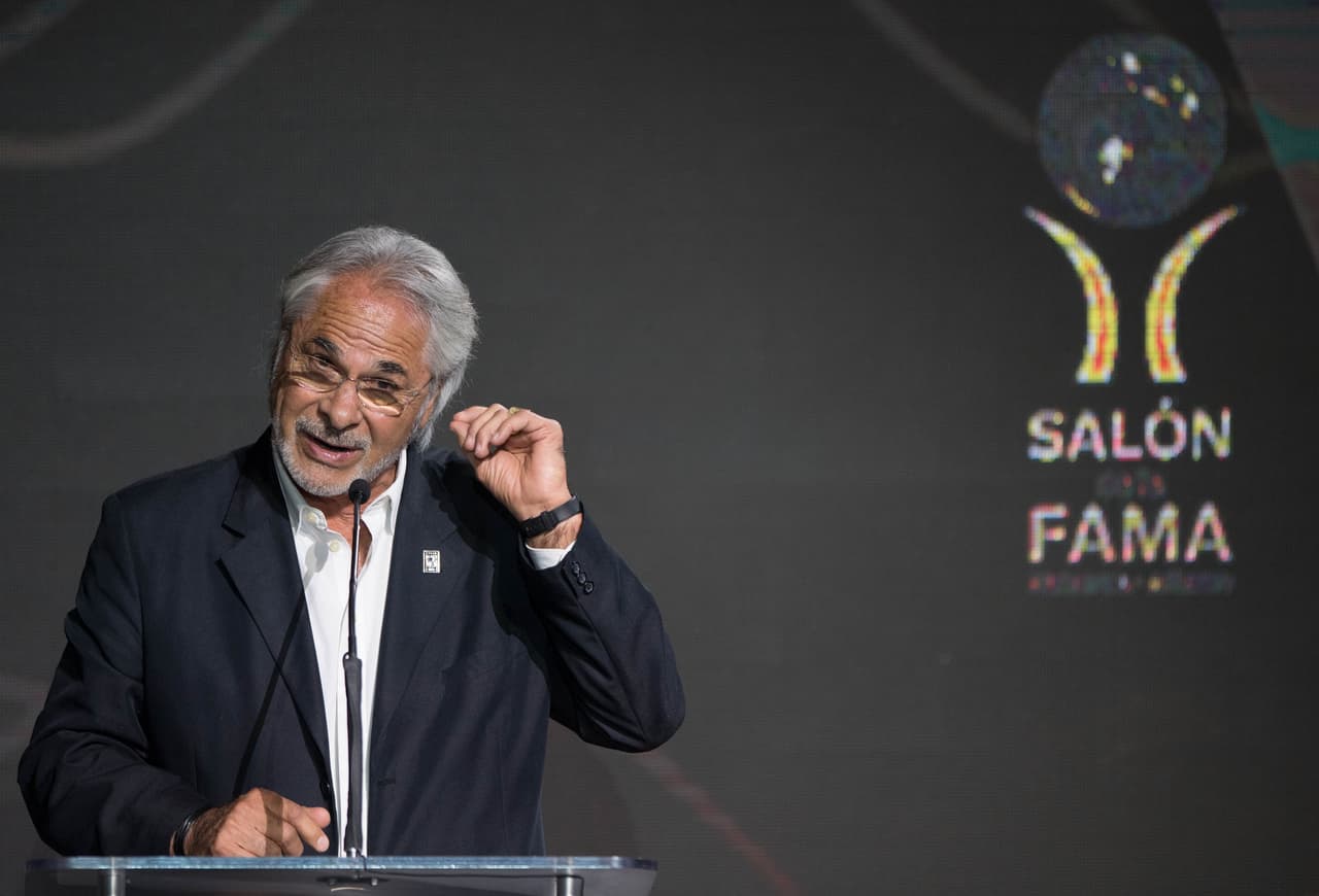 Photo during the Ceremony of Investiture to the Hall of Fame in the Soccer World of Pachuca, in the photo: Foto durante la Ceremonia de Investidura al Salon de la Fama en el Mundo de Futbol de Pachuca, en la foto: Miguel Mejia Baron 07/11/2017/MEXSPORT/Isaac Ortiz