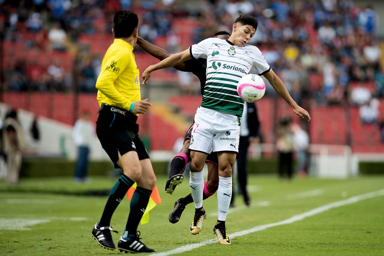 El desempeño de Santos en el presente torneo no ha sido el esperado. Con 15 goles a favor y 17 en contra, sus posibilidades de llegar a la liguilla son remotas.