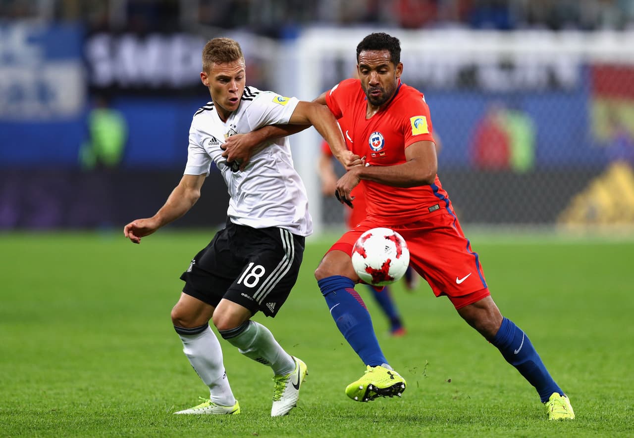 Tras el gol alemán, Chile siguió con su estilo de juego aguerrido, luchando cada balón y con un planteamiento 100% ofensivo.
