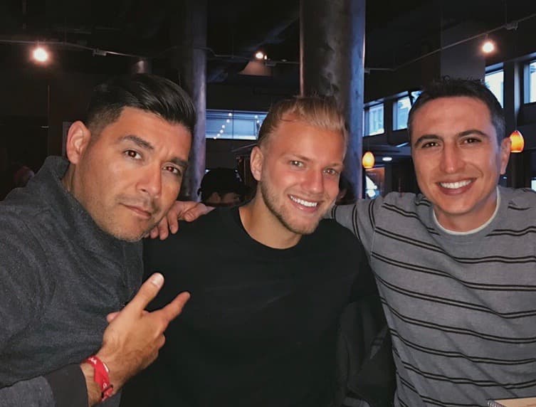 Los participantes en la Carrera de la Copa Oro se alistan para el estreno este lunes a las 11 PM por Univision.