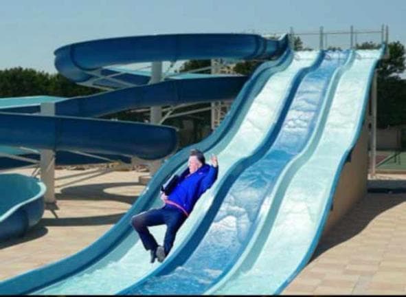 Fotos y memes de la caída de Van Gaal