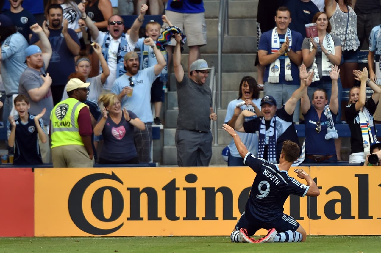 Krisztian Nemeth celebra su gol ante Colorado Rapids