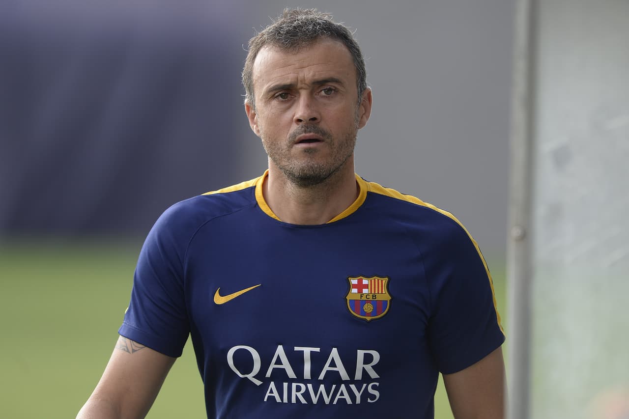 En su segundo año comandando la nave azulgrana, el entrenador, Luis Enrique, asume el reto de mantenerse en la cima del fútbol español y europeo con unos jugadores que deberán enfrentarse a la alargada sombra de un pasado exitoso.