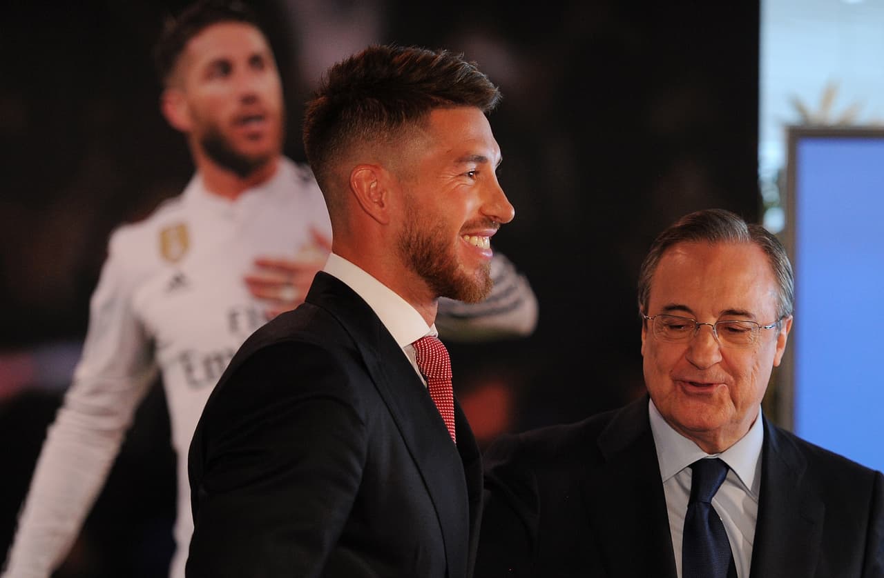 La renovación de Sergio Ramos y el fichaje de David De Gea son los culebrones madridistas del verano. El primero solucionado tras un pulso tenso y el segundo aún por resolverse cuando la portería blanca ya parecía instalarse en la tranquilidad.