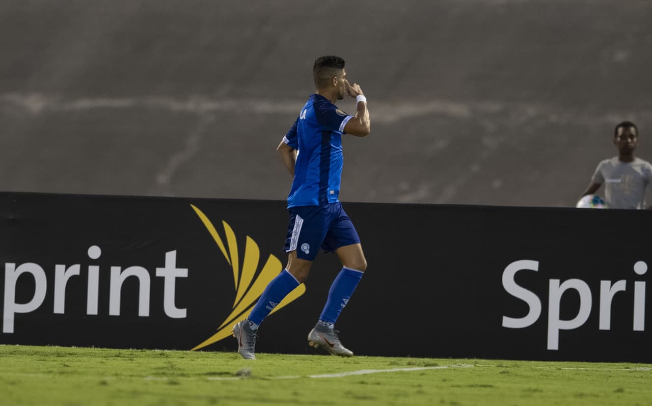 Pero a momentos de irse al descanso el partido. La Selecta se fue adelante en el marcador con gol de Nelson Bonilla, en tiempo de compensación del primer tiempo.
