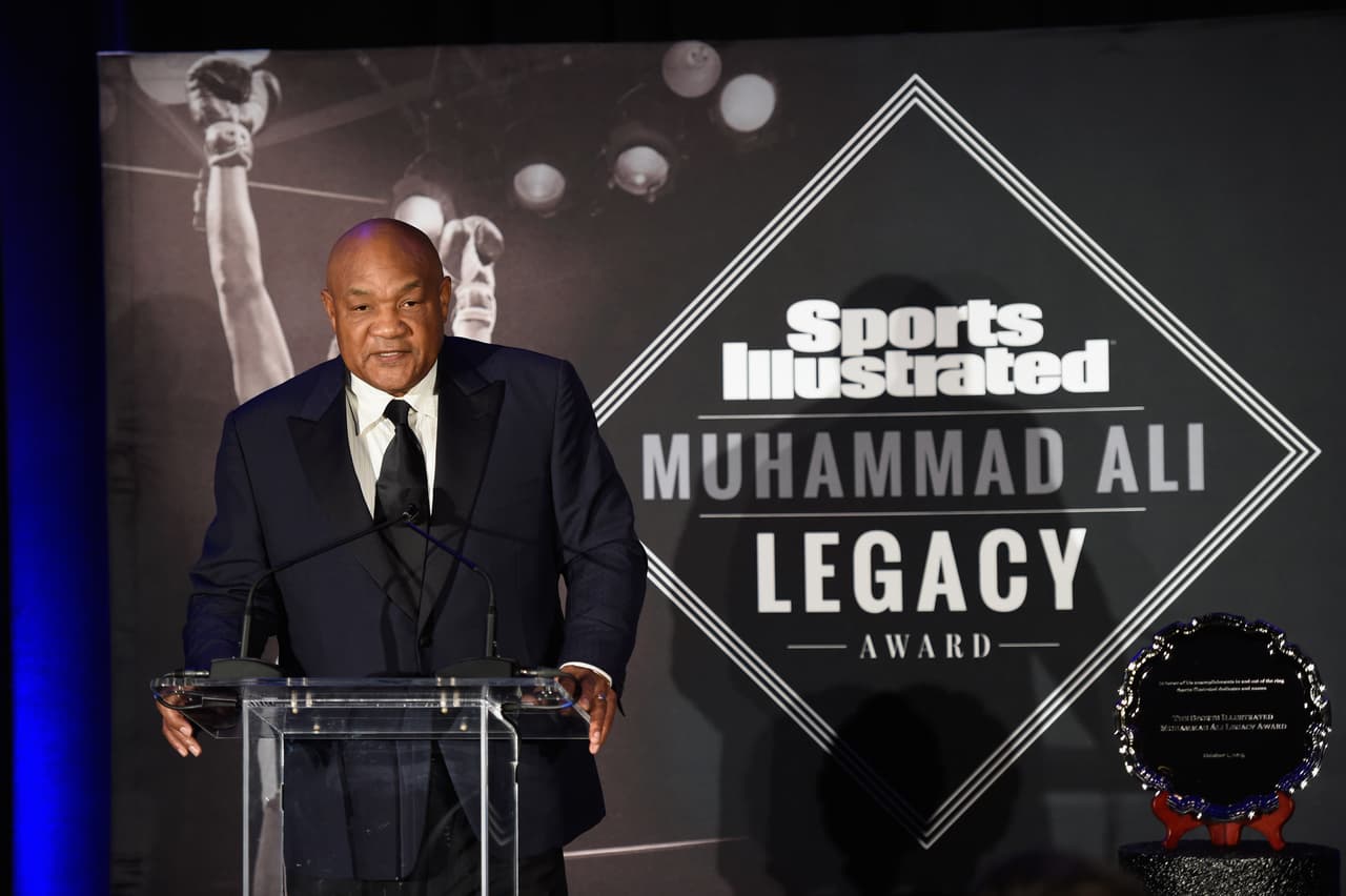 George Foreman no escondió su favoritismo por García, a quien elogió por su valor y compromiso. "Mikey García está en busca de la grandeza, tiene experiencia y mucho talento. Todos dicen que Spence ganará, pero nadie dice cómo. Solo hablan de su fuerza y tamaño. Eso no es suficiente en el boxeo. Le gané a Frazier, pero Ali me derrotó. ¿Cómo?"