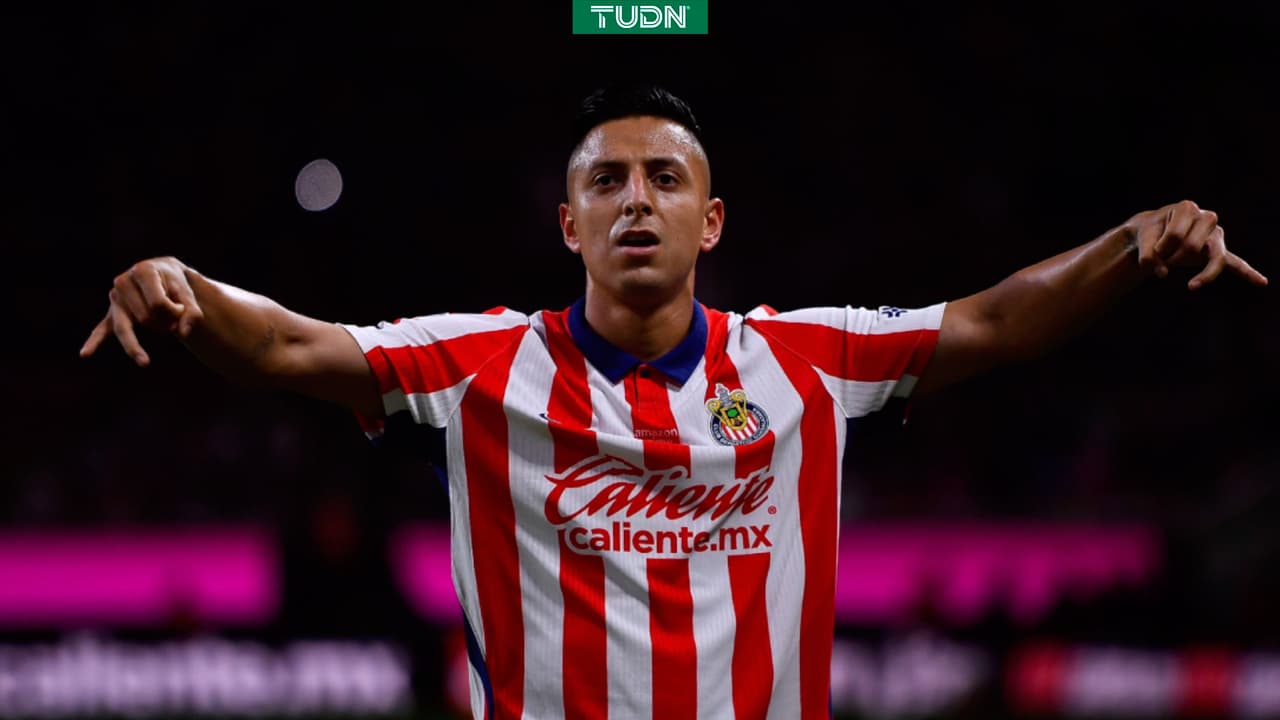 Chivas recibe oferta rusa por el 'Piojo' Alvarado