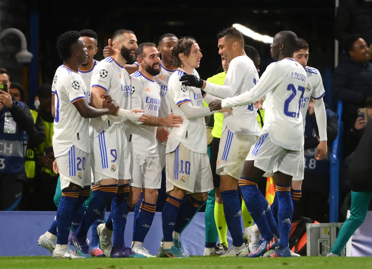 Real Madrid derrotó 1-3 a Chelsea de visitante en la ida de Cuartos de Final de la UEFA Champions League con un hat-trick incluido de Karim Benzema que tuvo su noche mágica en Londres.