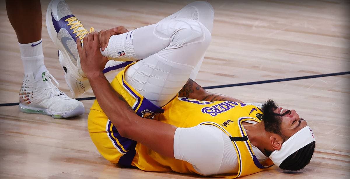 Anthony Davis es duda para jugar el sábado con los Lakers