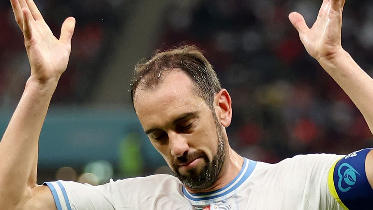 Diego Godín juega el último partido de su carrera profesional entre lágrimas