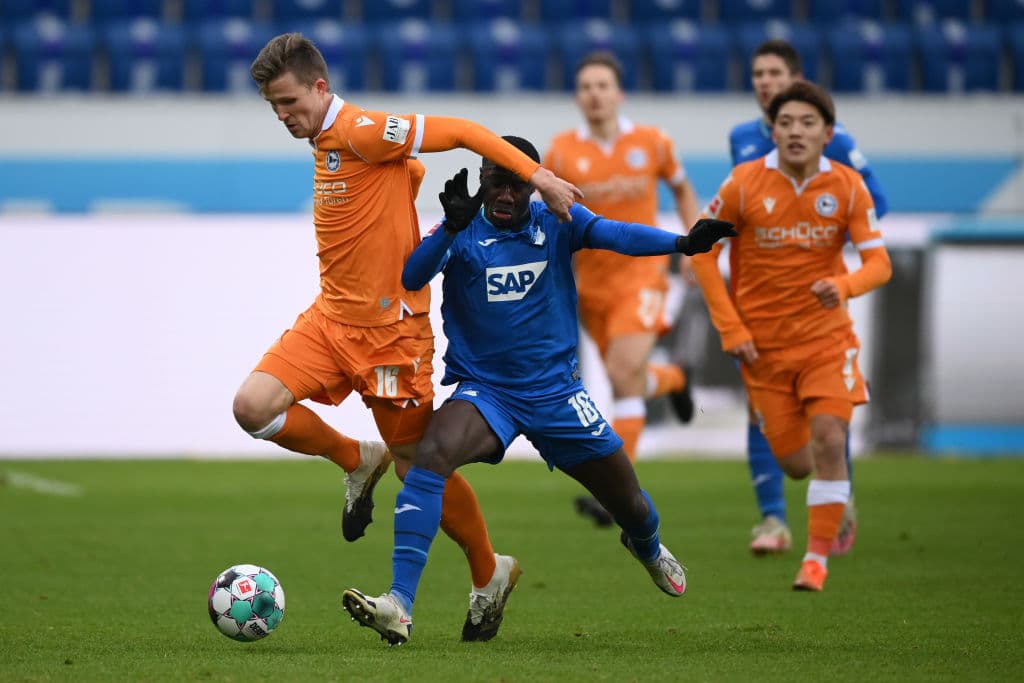 Hoffenheim y Arminia igualaron sin goles; ocupan las posiciones 14 y 15 con 16 y 14 unidades, respectivamente.